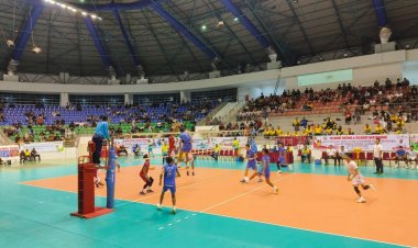 Babak Penyisihan Grup A Porwil Sumatera XI, Tim Voli Putra Riau Menang 3-2 Lawan Kepri