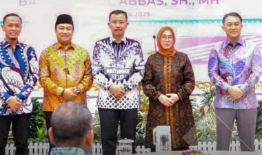 Pimpinan DPRD Provinsi Riau Hadiri Pisah Sambut dengan Kajati Provinsi Riau