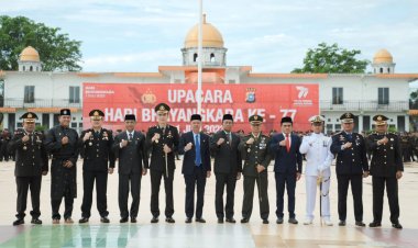 Bupati dan Wabup Rohil Hadiri Upacara Peringatan HUT Bhayangkara ke-77