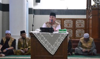 Plt Gubri Edy Natar Nasution Ikuti Gerakan Shalat Subuh Berjemaah di Masjid Paripurna Baitul Muktamar Rumbai