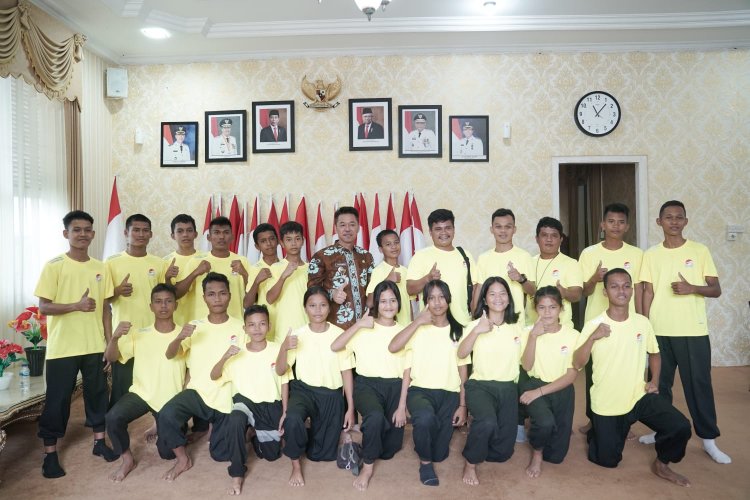Bupati Rohil Lepas Atlet Wushu Ikuti Selekda Pekan Olahraga Wilayah Riau