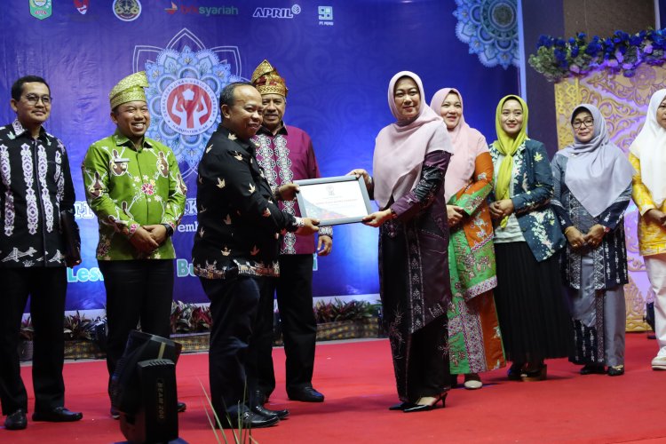 Festival Batik dan Tenun Siak Pacu Kreativitas Generasi Muda