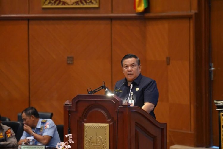 Sekdaprov Riau SF Hariyanto Sampaikan Nota Keuangan Rancangan Perda APBD Riau Tahun Anggaran 2024