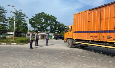 Kecuali Angkutan BBM dan Sembako, Truk Tonase Besar Dilarang Beroperasi Mulai Hari Ini