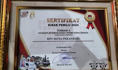KPU Kota Pekanbaru Terbaik II Kategori Seremoni Serah Terima Kirab Pemilu