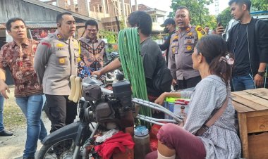 Usai Cooling System Pemilu Damai, Kapolresta Pekanbaru Kombes Jeki Rahmat Mustika Bantu Disabilitas