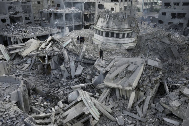 Israel Hancurkan Masjid Terbesar dan Tertua di Gaza