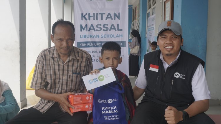 Momen Liburan Sekolah YBM PLN UPT Pekanbaru dan IZI Riau gelar Program Khitan Massal Gratis
