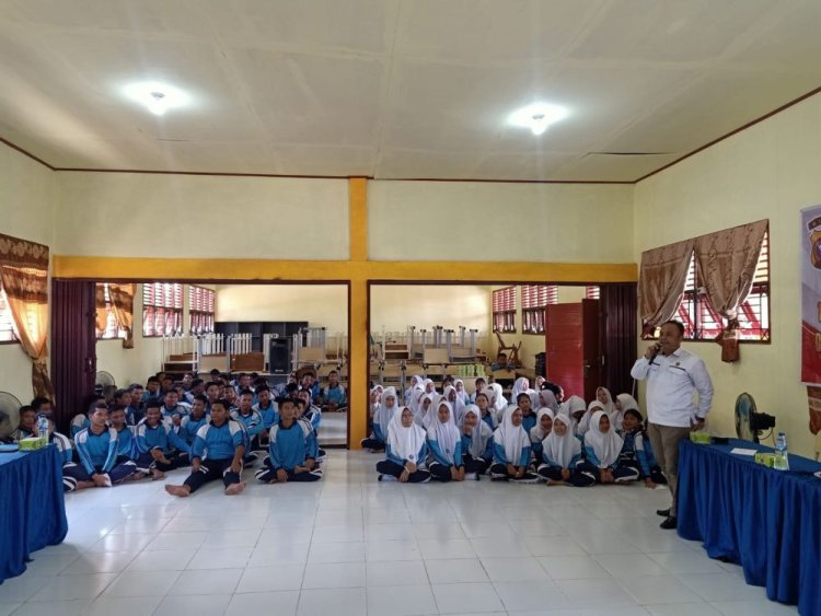 Kapolres Rohil Sosialisasikan Pemilu ke Ratusan Pelajar Sebagai Pemilih Pemula