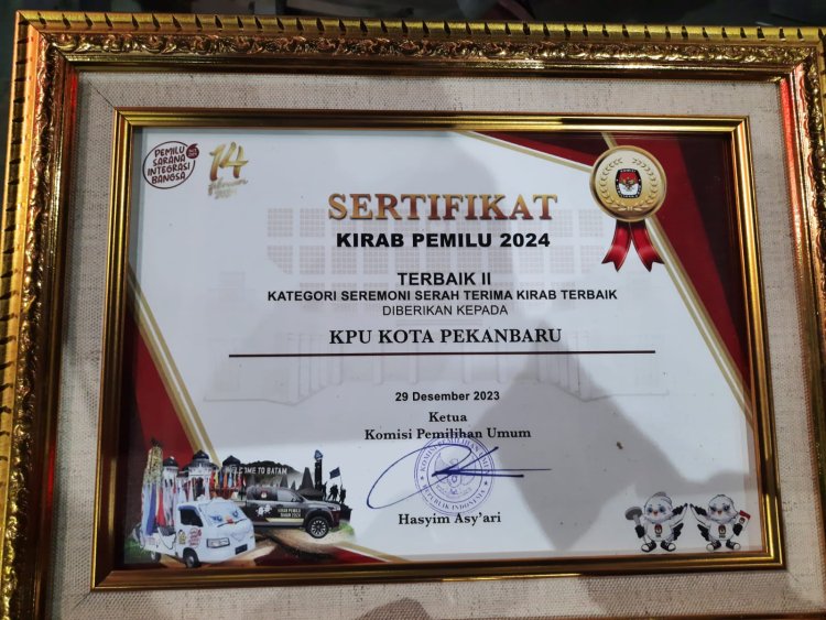 KPU Kota Pekanbaru Terbaik II Kategori Seremoni Serah Terima Kirab Pemilu