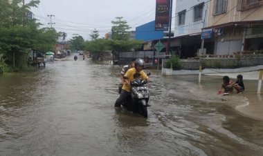 Sembilan Daerah di Riau Tetapkan Status Siaga Darurat Banjir