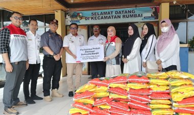 PHR Salurkan Bantuan Sembako Bagi Warga Terdampak Banjir di Riau