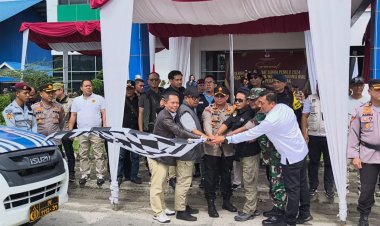KPU Riau Serahkan Surat Suara Pemilu 2024 kepada KPU Kabupaten/kota
