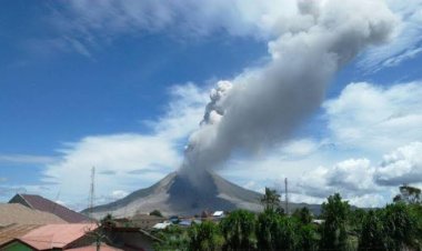 Status Gunung Marapi Sumbar Naik Jadi Siaga