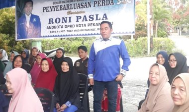 Anggota DPRD Kota Pekanbaru Roni Pasla Sosialisasikan Perda Penyelenggaraan Kesejahteraan Sosial Kepada Masyarakat Dapil V