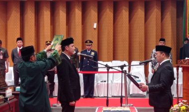 Ketua DPRD Kota Pekanbaru Muhammad Sabarudi Lantik Indra Sani Jadi Anggota DPRD Pekanbaru, Gantikan Fathullah