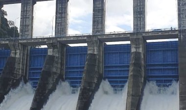 PLTA Koto Panjang Turunkan Bukaan Pintu Pelimpahan Air Waduk 5 x 50 Cm, Permukaan Sungai Menurun