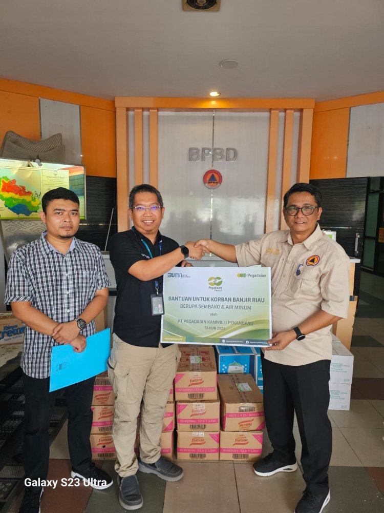 PT Pegadaian Pekanbaru Salurkan Sembako Untuk Korban Dampak Banjir