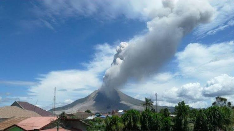 Status Gunung Marapi Sumbar Naik Jadi Siaga