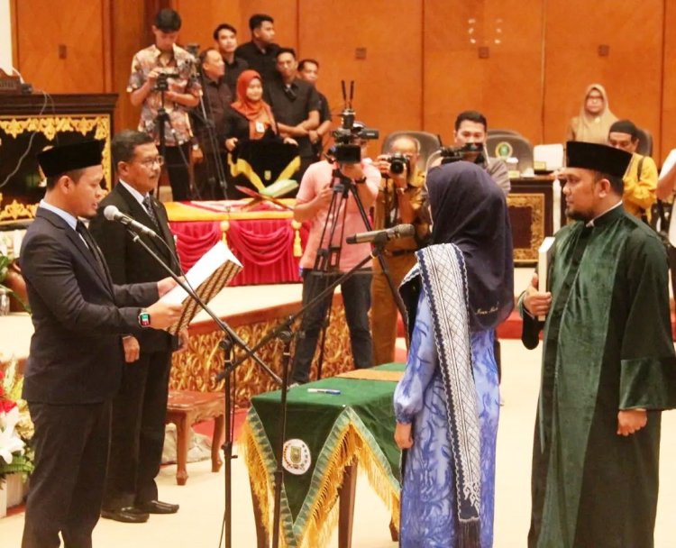 Gantikan Sahroni Tua, Yuliawati Dilantik Jadi Anggota DPRD Provinsi Riau Pengganti Antar Waktu