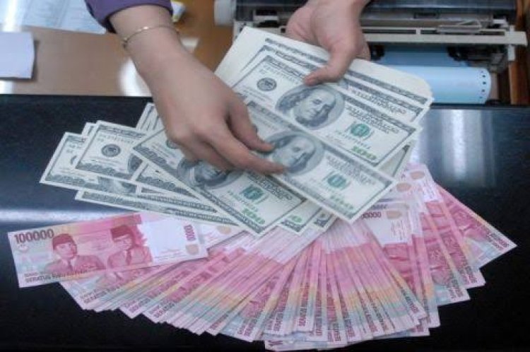 Rupiah Melemah, Rp15.597 per Dolar AS