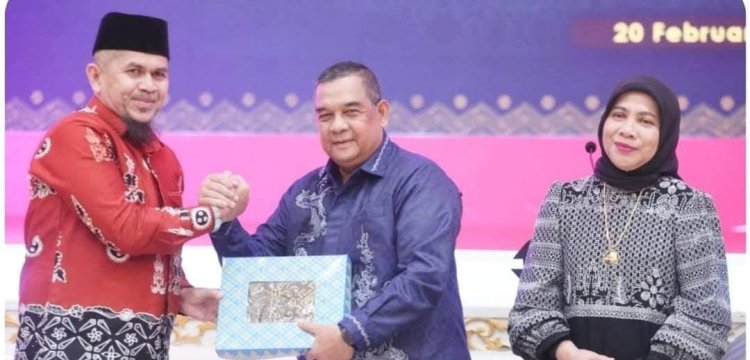 Staf Ahli Bupati Kampar Bidang Kemasyarakatan dan SDM Hadiri Purna Tugas Edy Natar Nasution Sebagai Guernur Riau