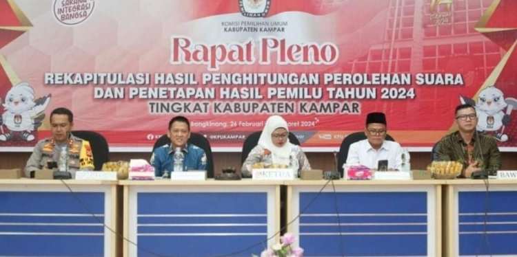 Kampar Pertama Gelar Rapat Pleno Rekapitulasi Hasil Perhitungan Suara Pemilu 2024, Pj Bupati Kampar Berikan Apresiasi