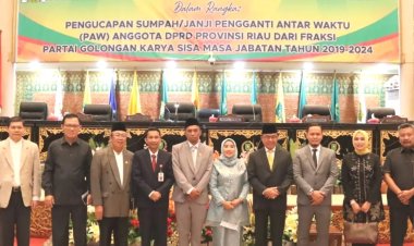 Kartika Roni Gantikan Sulastri, Wakil Ketua DPRD Provinsi Riau Agung Nugroho Pimpin Rapat Paripurna PAW Anggota Dewan