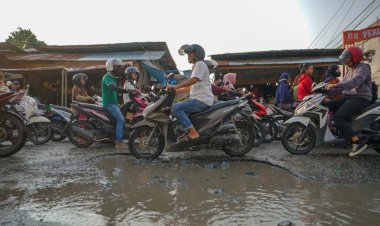 Badan Jalan Suka Karya Rusak Parah, Warga Kecamatan Tambang Minta Pj Gubri SF Hariyanto Bantu Perbaikan Jalan