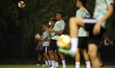 Jelang Vietnam vs Timnas Indonesia, Pelatih Shin Tae-yong Gelar Latihan di Stadion My Dinh Vietnam