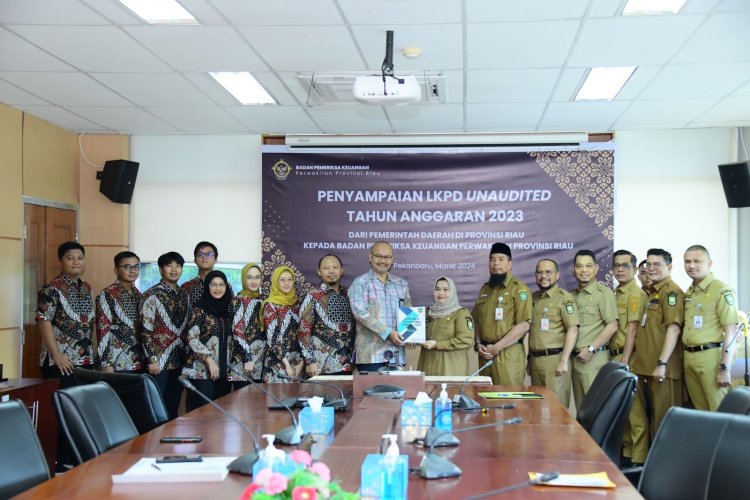 Bupati Bengkalis Serahkan LKPD Unaudited Tahun 2023 ke BPK