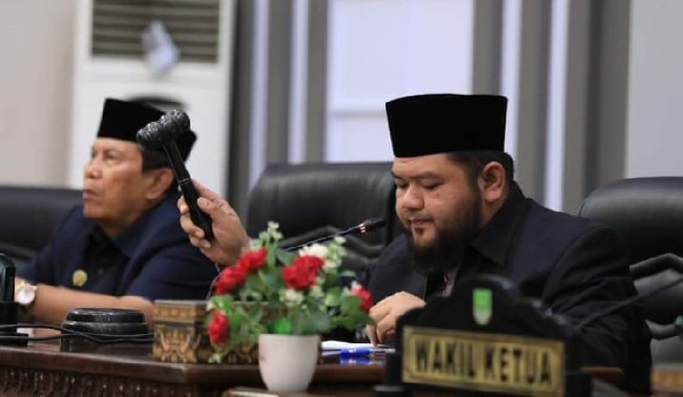 Bupati Rohul Jelaskan Capaikan Kinerja saat Sidang Paripurna Penyampaian LKPj Bupati TA 2023 dan Pandangan Umum Fraksi