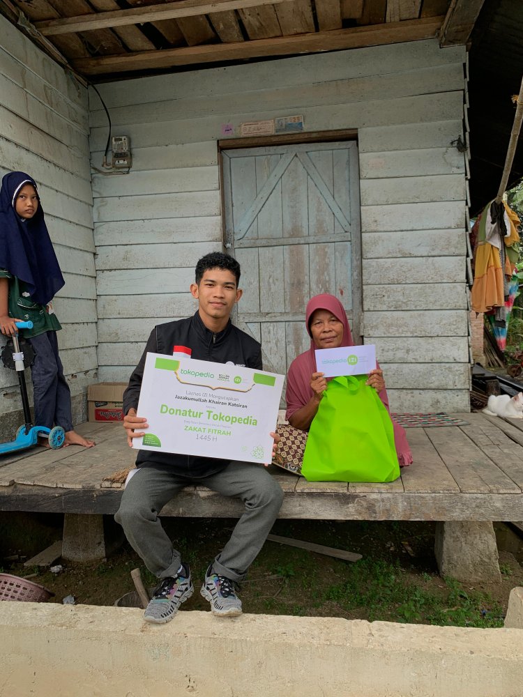 Tokopedia dan IZI Riau salurkan 125 paket Zakat Fitrah di 5 Kabupaten Provinsi Riau