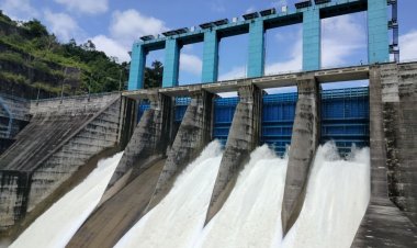 PLTA Koto Panjang Kampar Buka 3 Pintu Waduk Setinggi 50 Cm, Debit Air Masuk Cukup Tinggi