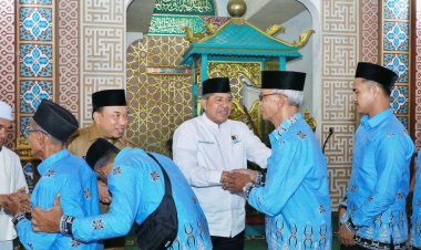 Bupati Siak Alfedri Lepas CJH, Ingatkan Jaga Kesehatan