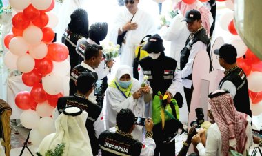 Tiba di Makkah Al Mukarramah, 392 Jemaah Haji Indonesia Kloter JKG-01 Disambut Ramah dan Peroleh Smartcard