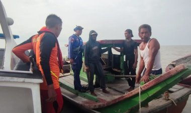 Kecelakaan Speed Boat di Perairan Sinaboi, Personil Gabungan Basarnas Pekanbaru Cari Dua Nelayan Rohil