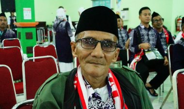 Kakek Rohmat Berhasil Naik Haji dari Jualan Cabai dan Terasi, Sisihkan Pendapatan Sejak 1997