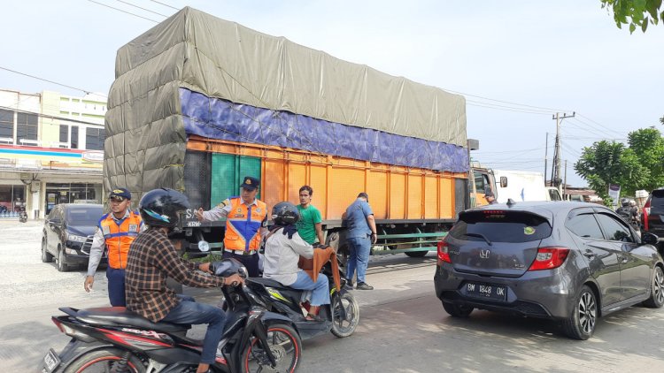 Truk Tonase Besar Hanya Boleh Melintas di Dalam Kota Pekanbaru Pukul 22.00 hingga 05.00 WIB