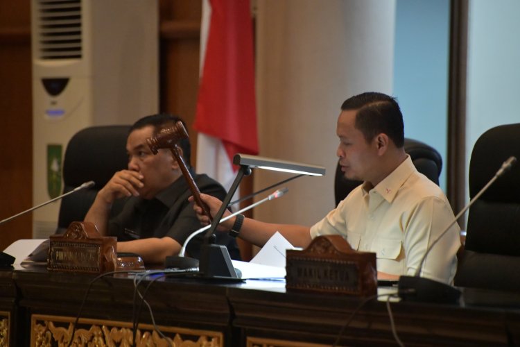 Parisman Ihwan Ditetapkan Jadi Ketua Pansus, DPRD Riau Gelar Rapat Paripurna Jawaban Pj Gubri Atas Pandangan Umum Fraksi Terhadap LKPJ