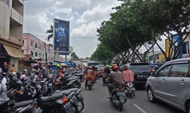 Retribusi Parkir dalam Pasar Tradisional, Kendaraan Roda Dua Rp1.000, Roda Empat Rp2.000