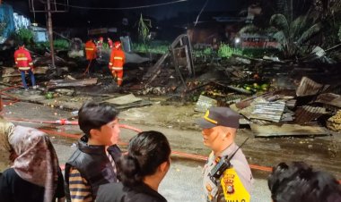 13 Kios Buah di Pasar Pulau Payung Dumai Ludes Dilahap Si Jago Merah, Tak Ada Korban Jiwa