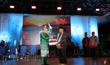 Siak Disinggahi Rombongan Muhibah Budaya Jalur Rempah 2024, KRI Dewaruci Berlabuh di Kota Istana