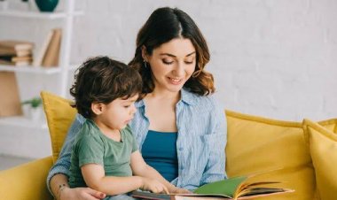Ciri Ibu yang Anaknya Bakal Tumbuh Pintar menurut Ahli