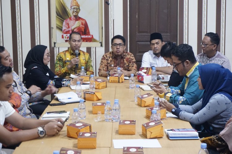 Asisten I Setdako Pekanbaru Kunjungi Bawaslu, Minta Perubahan Regulasi Intens Disosialisasikan