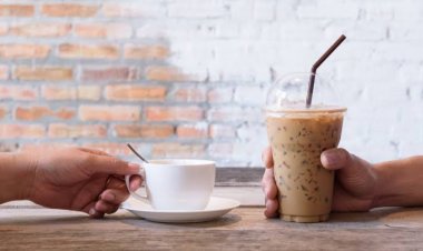 Mana yang Lebih Sehat, Kopi Panas atau Es Kopi?