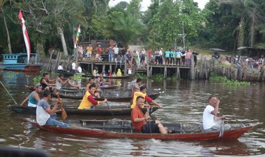 Warga Tanah Putih Tanjung Melawan Rohil Dapat Hiburan Lomba Pacu Sampan Jelang Perayaan HUT RI ke-79