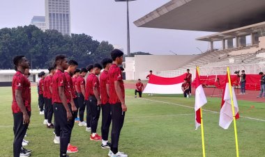 Kapten Timnas U-20 Indonesia Kadek Arel Pimpin Upacara HUT Kemerdekaan RI ke-79 Tahun 2024 di Stadion Madya Senayan