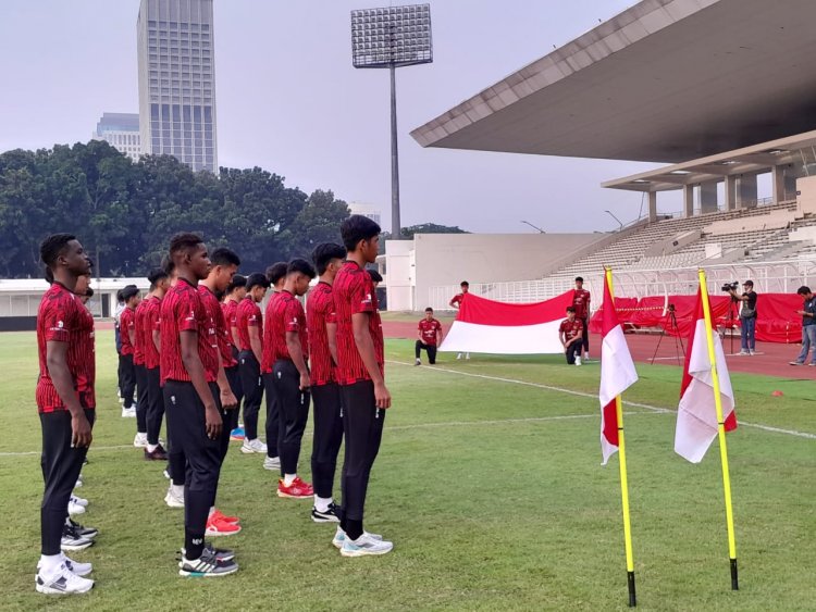 Kapten Timnas U-20 Indonesia Kadek Arel Pimpin Upacara HUT Kemerdekaan RI ke-79 Tahun 2024 di Stadion Madya Senayan
