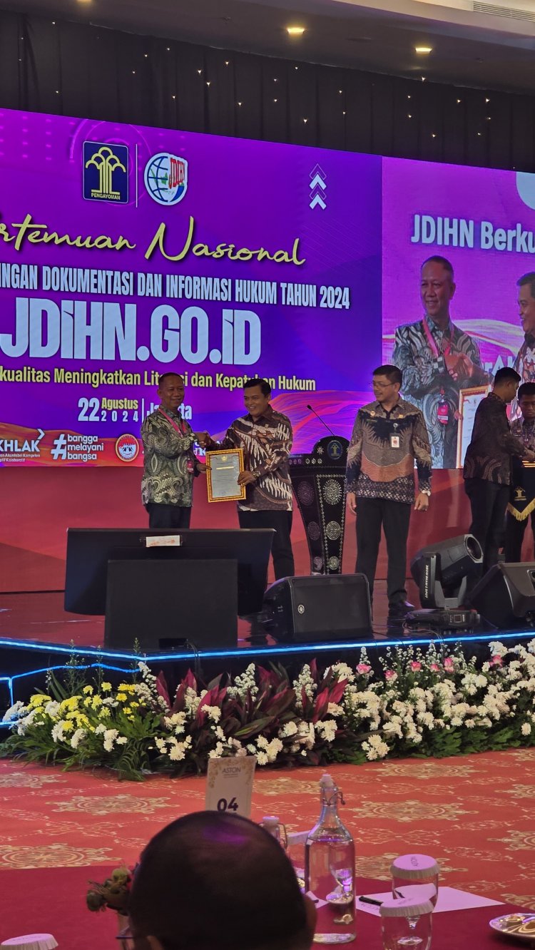 UIR Raih Pengakuan Nasional, Perkuat Komitmen pada Keterbukaan Informasi Hukum